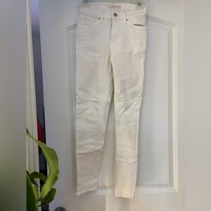 Levi's 721 High Rise Skinny Jeans in White